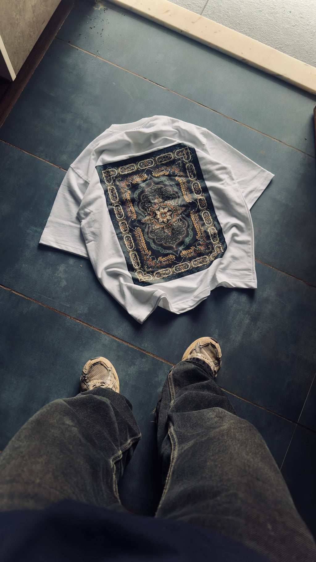 PERSIAN CARPET TEE