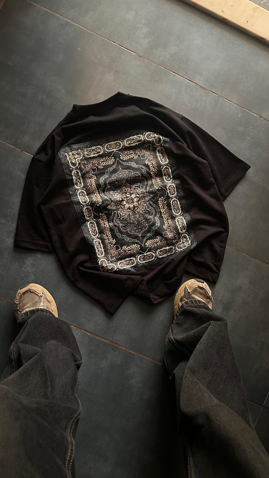 PERSIAN CARPET TEE